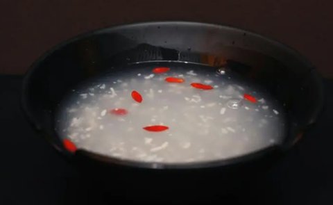 米酒枸杞能治疗黄褐斑吗？米酒枸杞治疗黄褐斑效果好吗？