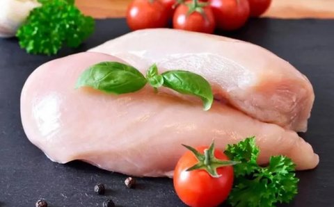 一天吃500克鸡胸肉多吗？鸡胸肉每日摄入量标准