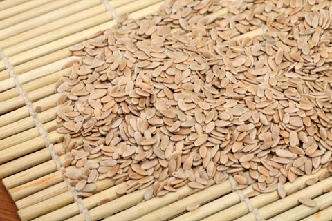 香瓜的籽可以吃吗有毒吗？香瓜籽功效和作用禁忌