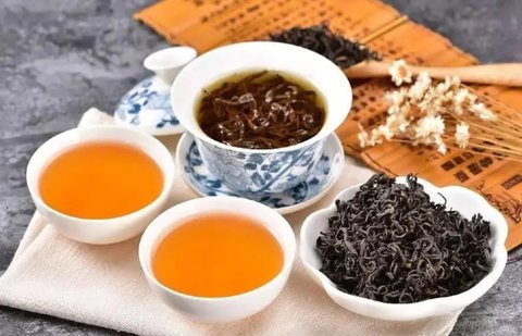 白茶和红茶有什么区别？白茶和红茶的区别功效与作用
