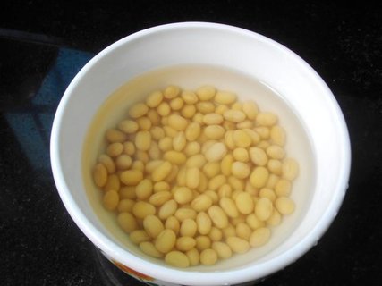黄豆煮水喝有禁忌嘛？黄豆煮水的功效与作用禁忌