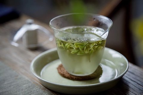 白茶和绿茶哪个对身体更好？白茶和绿茶的区别