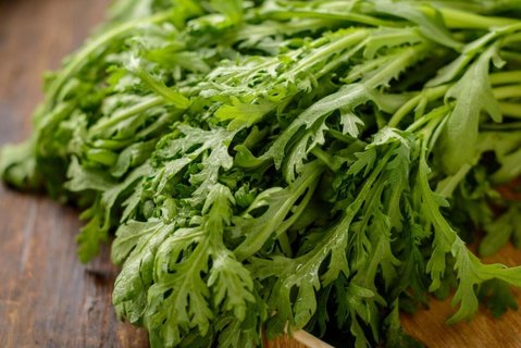 女人吃茼蒿有什么好处？女人吃茼蒿的好处和坏处