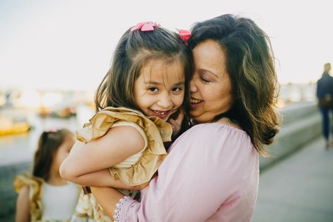在上海做试管婴儿一般费用多少？揭开第三代试管的财务面纱